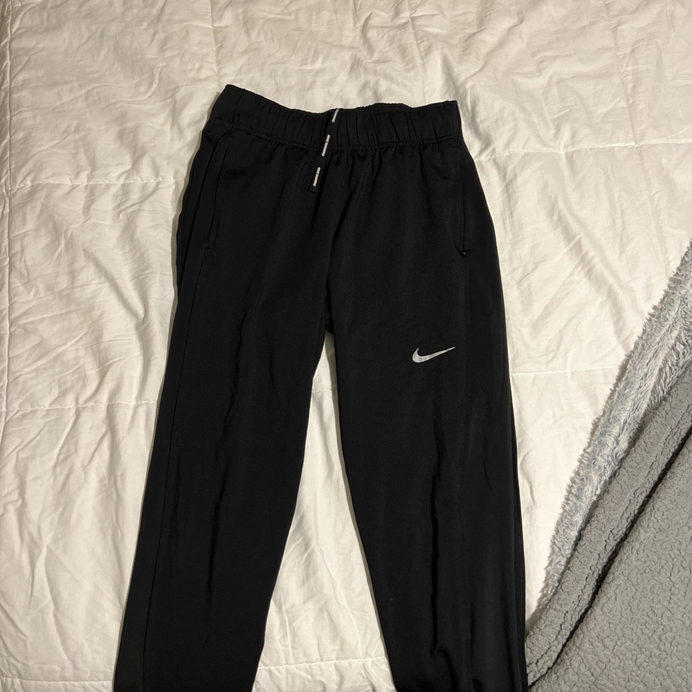 Small, Nike joggers, lightly worn